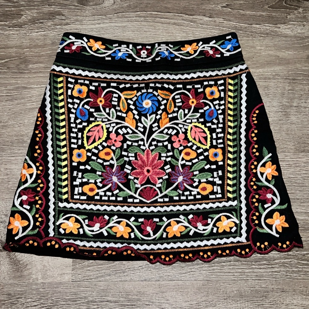 Lulu’s Embroidered Floral Black Skirt